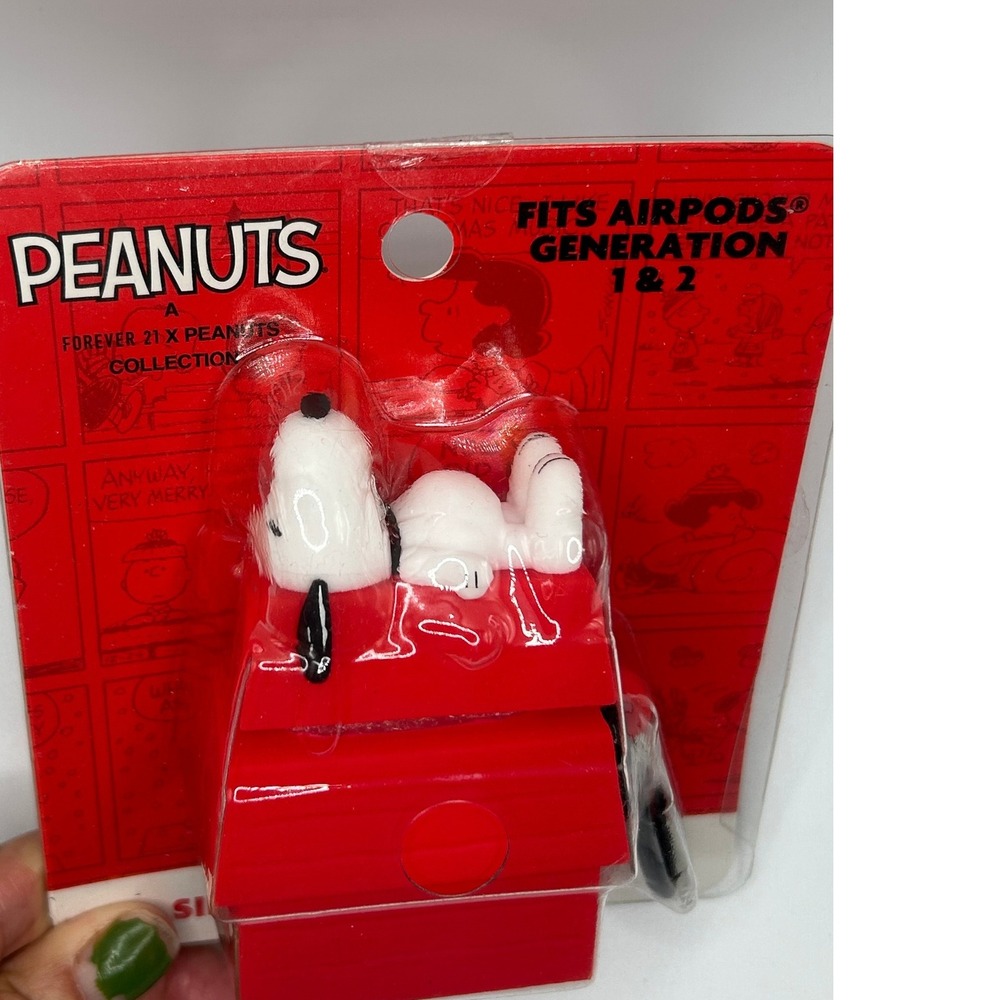 Peanuts Snoopy AirPods‎ 1 & 2 Generation Silicone Case Red Doghouse Mad Engine